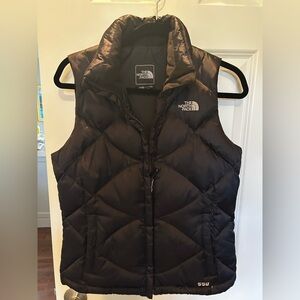 Women’s North Face 550 puffer vest.